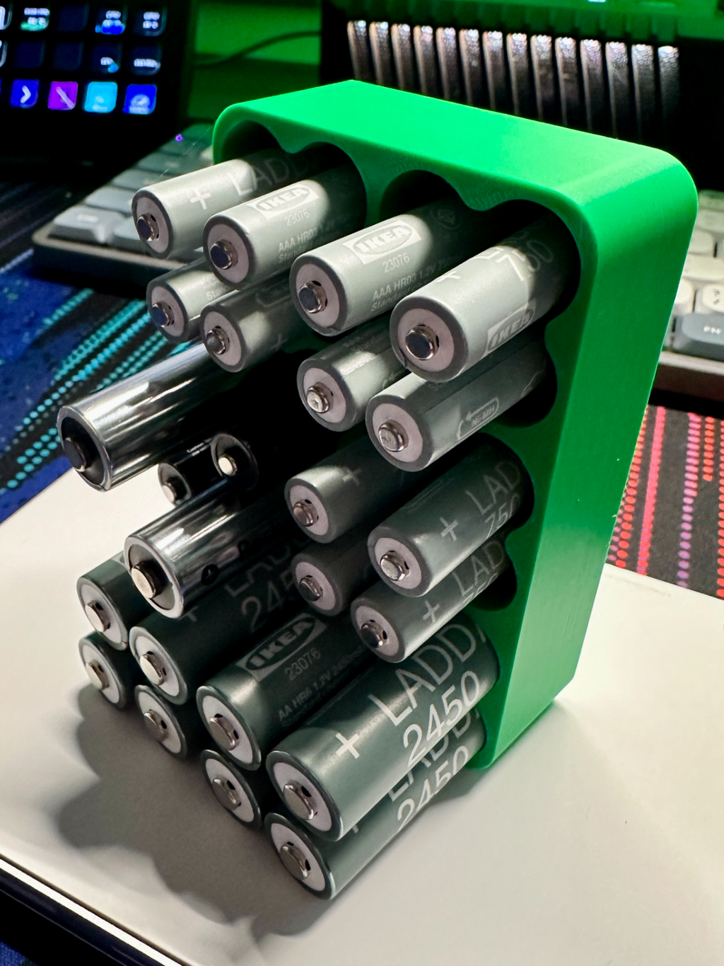 AA & AAA Battery Holder - Hybrid