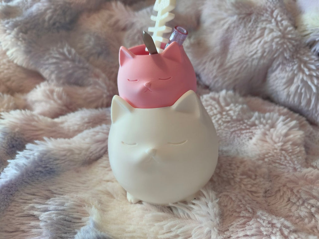 Sleepy Cat Cup – Planter & Desk Organizer (CC0)
