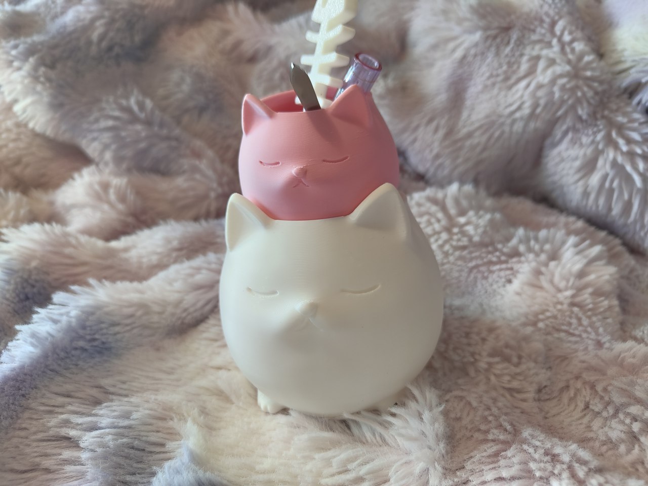 Sleepy Cat Cup – Planter & Desk Organizer (CC0)