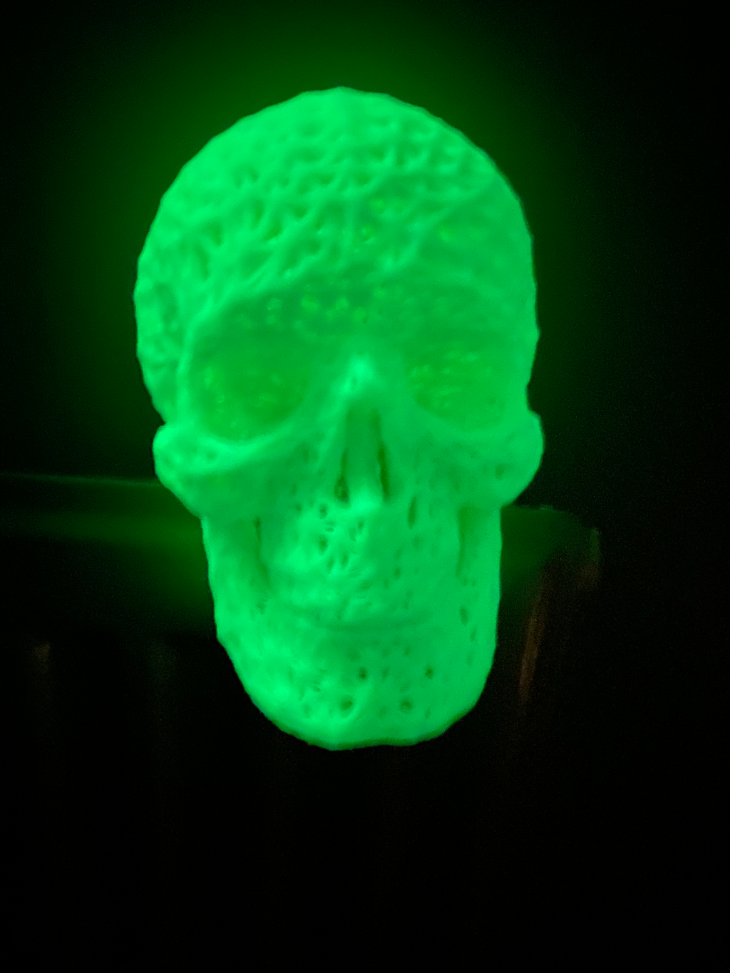 glow in the dark skull