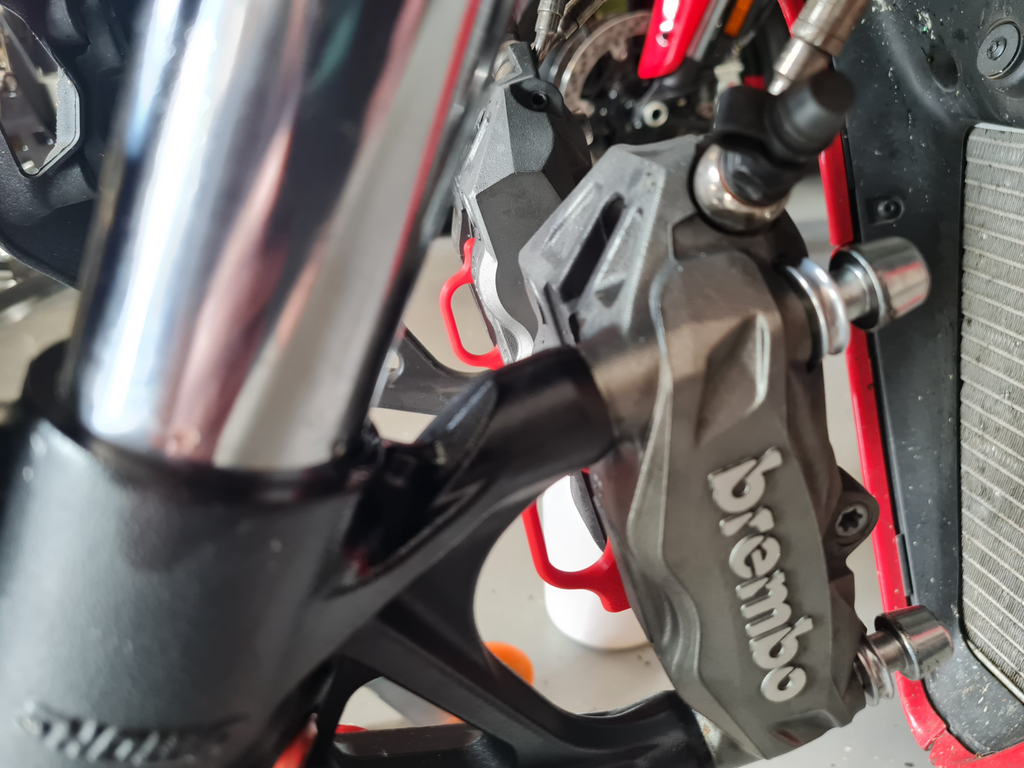 Brake pads spacer
