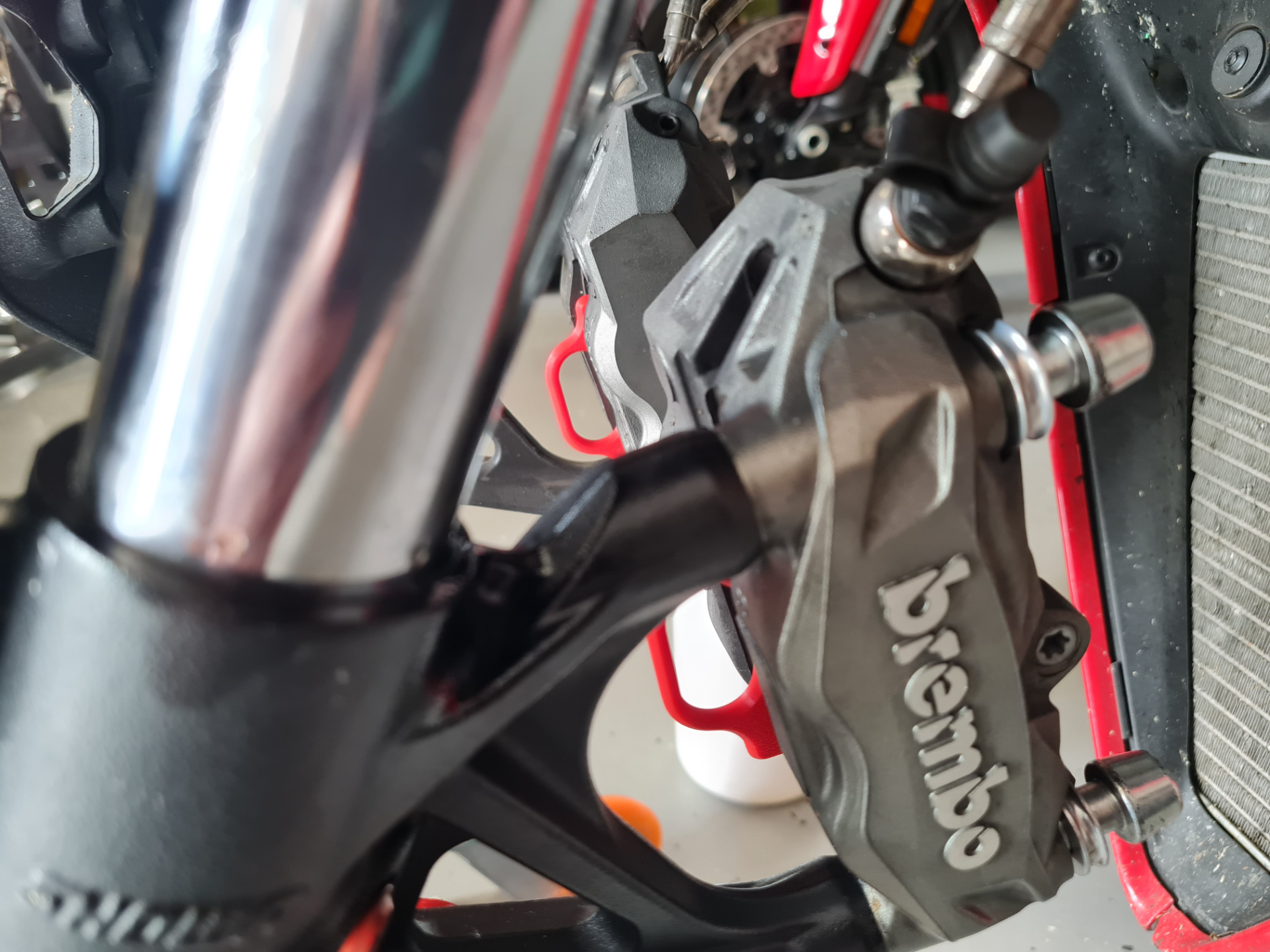 Brake pads spacer