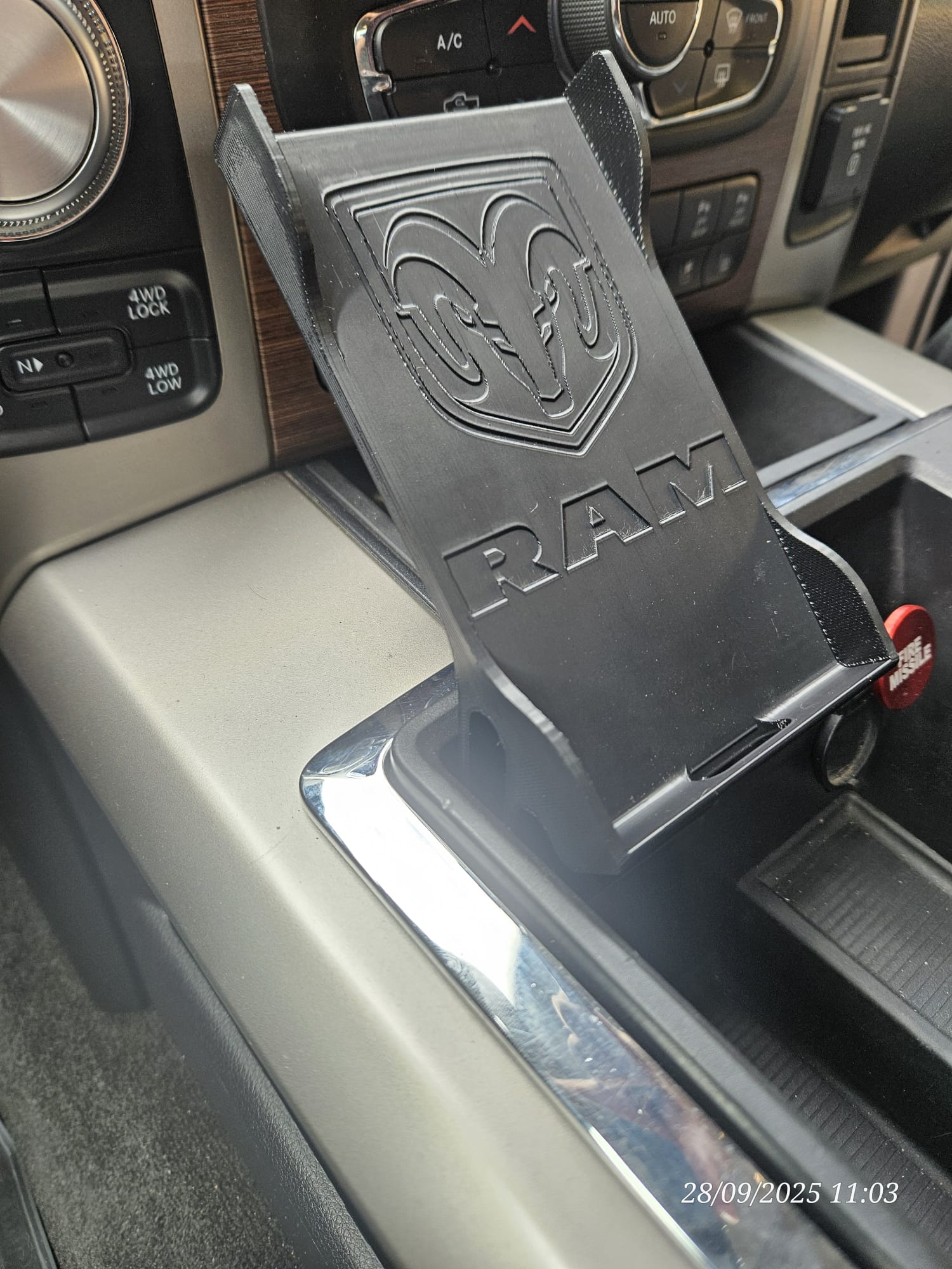Phone stand 2 Dodge RAM