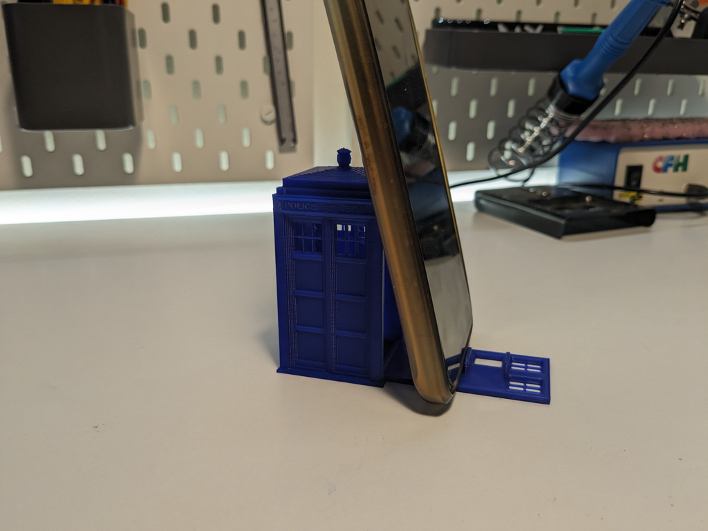 Tardis Doctor Who Phone Stand || print-in-place