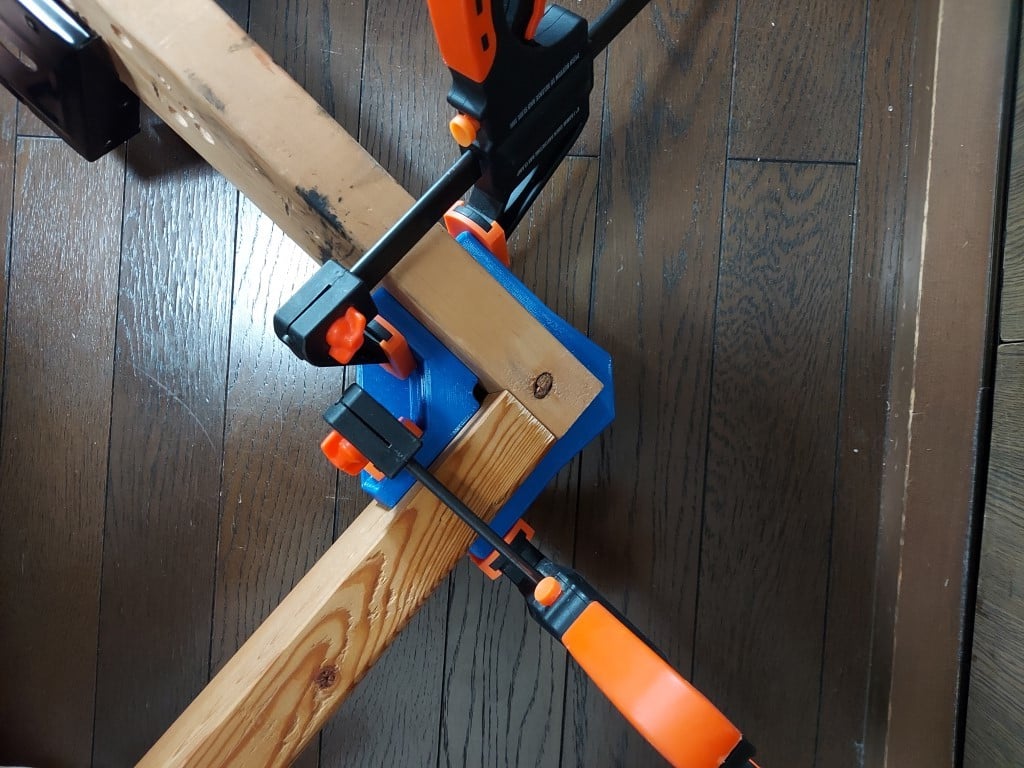 Three ways Corner clamp