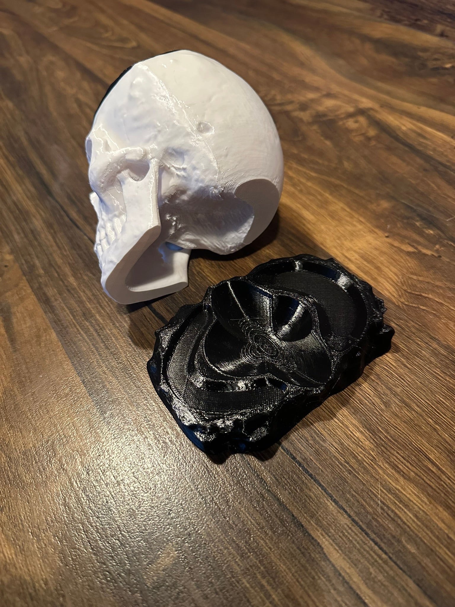 Kleiner Schädel topf mit Tropfschale, Skull Pot