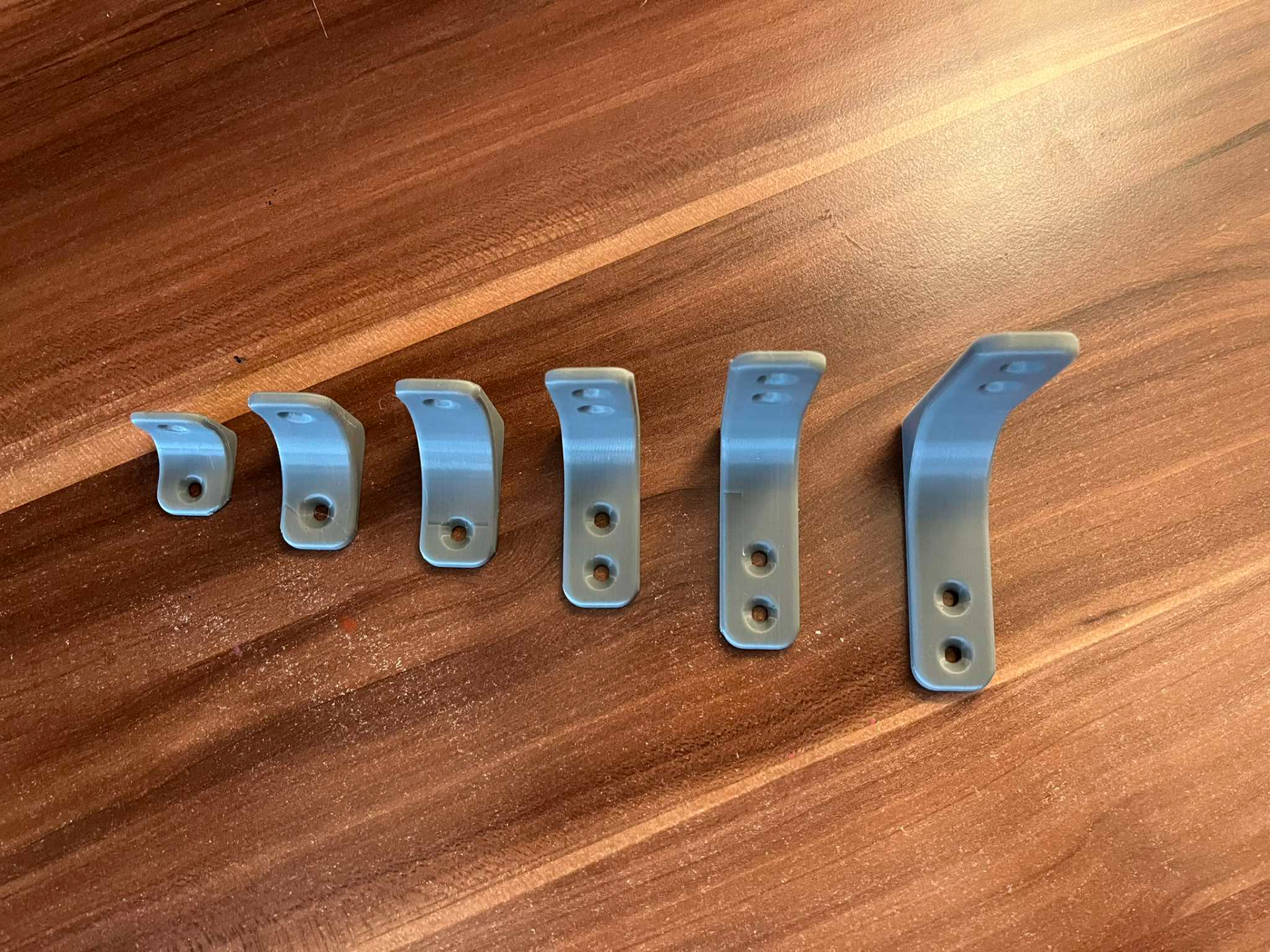 Stylish shelf brackets, Construction Console