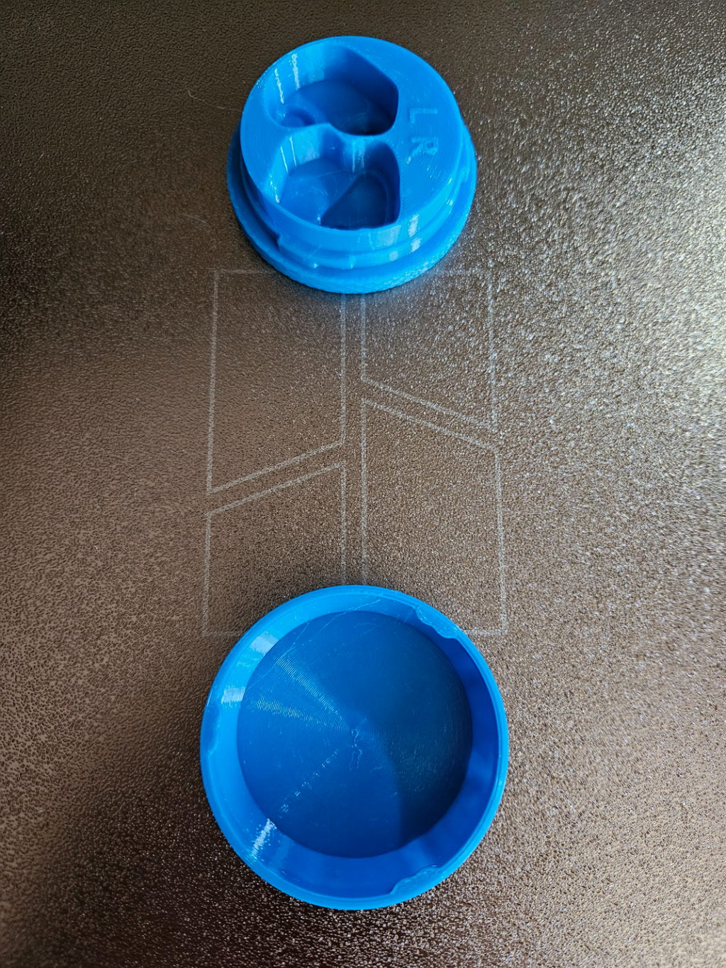 Earplug case twist lock | No supports