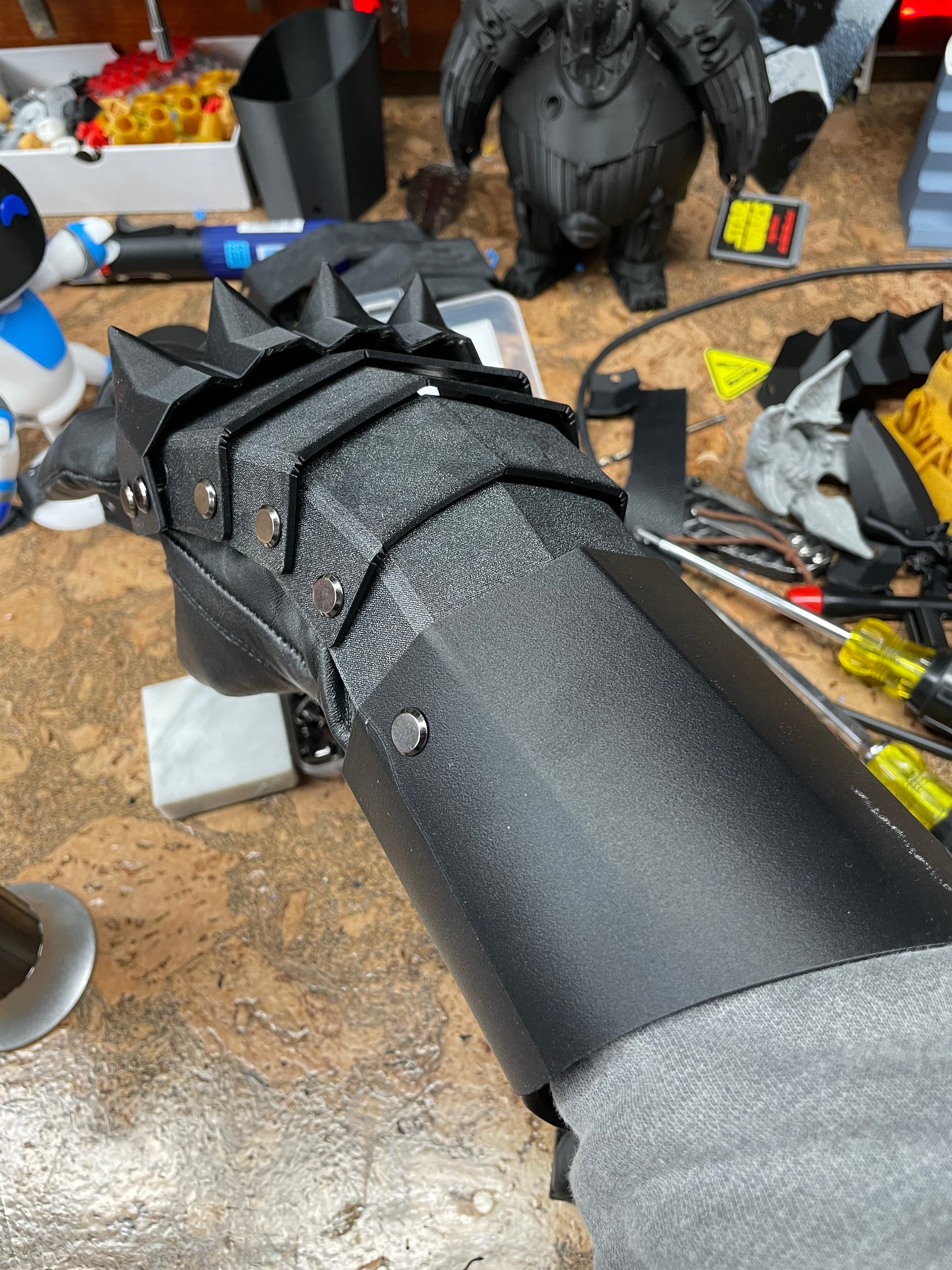 Spiked Gauntlet v2