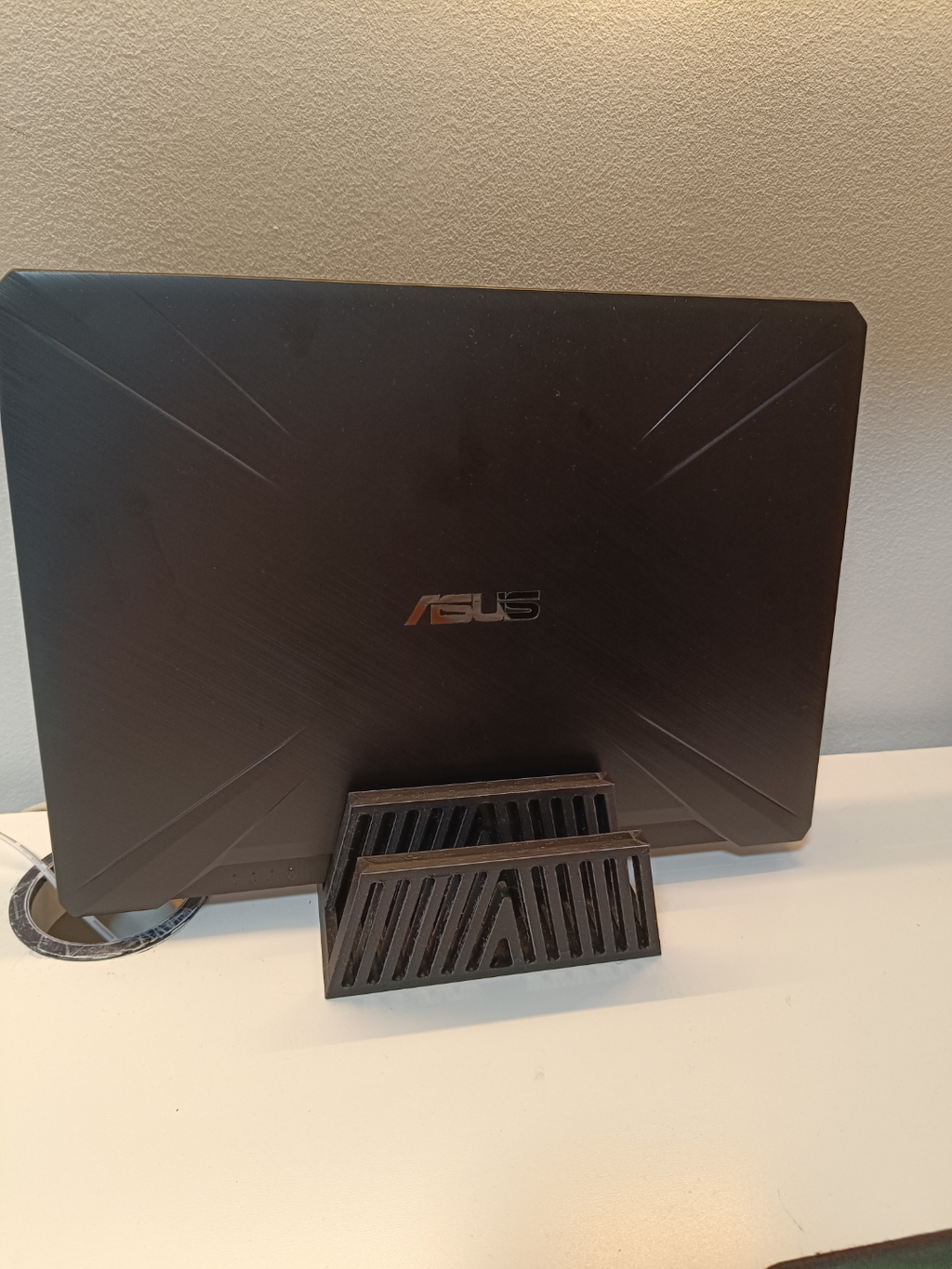 Soporte Vertical para Portátiles "gaming"