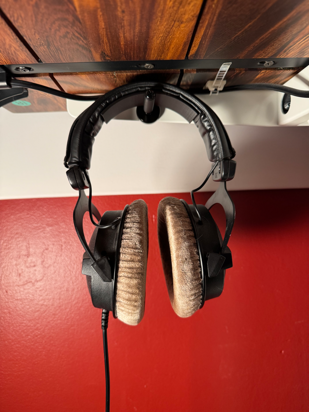 Magnetic mount under desk headphone stand
