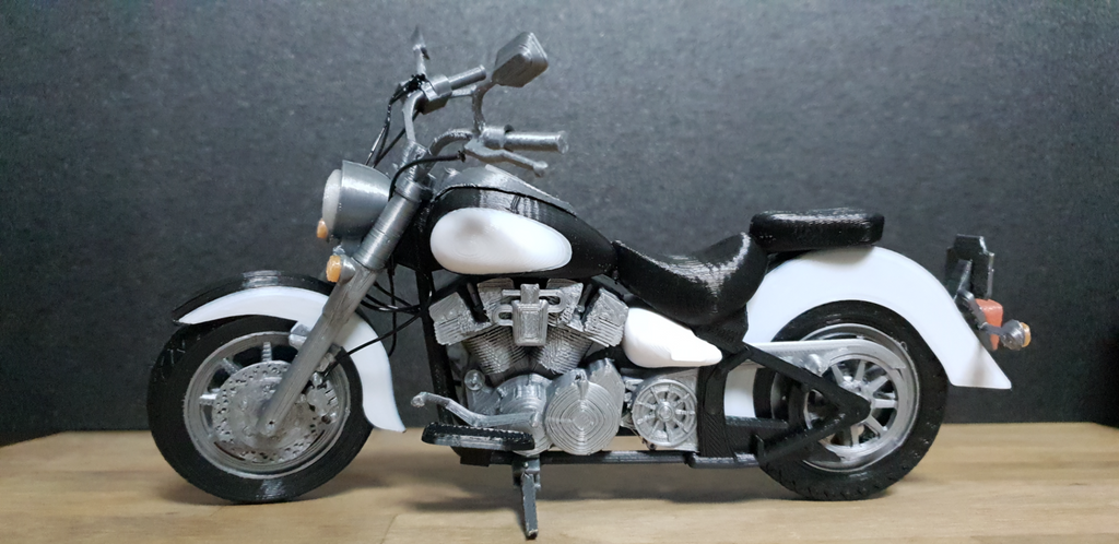 YAMAHA_XV1600_ROADSTAR