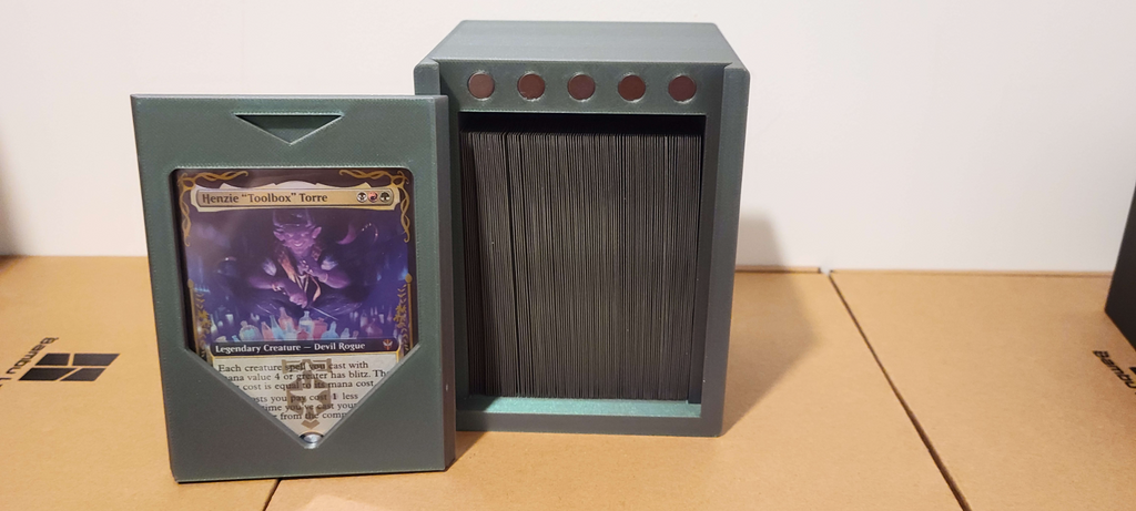 Magic The Gathering Commander Deckbox With Toploader Slot (Fits single and double sleeved)