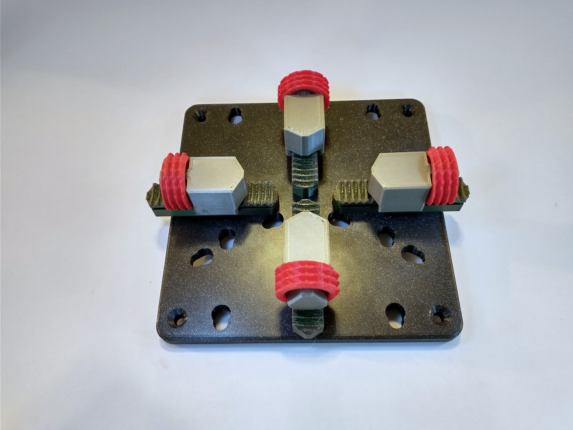 Reconfigurable Multi-jaw Vise