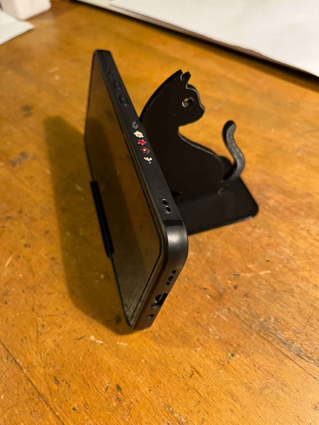 Phone, Mobile phone stand with cat motif