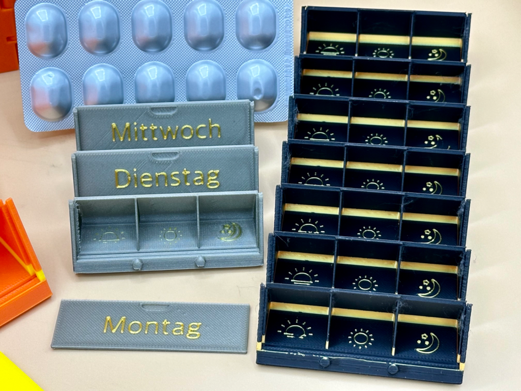 "Print-in-Place" Pill Box with Rollcontainer Design and Versatile Customization