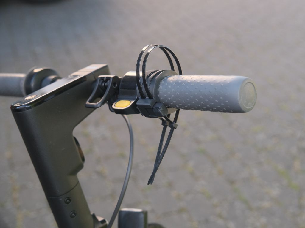 E-Roller Gashebel Halter / Throttle Lock Tempomat