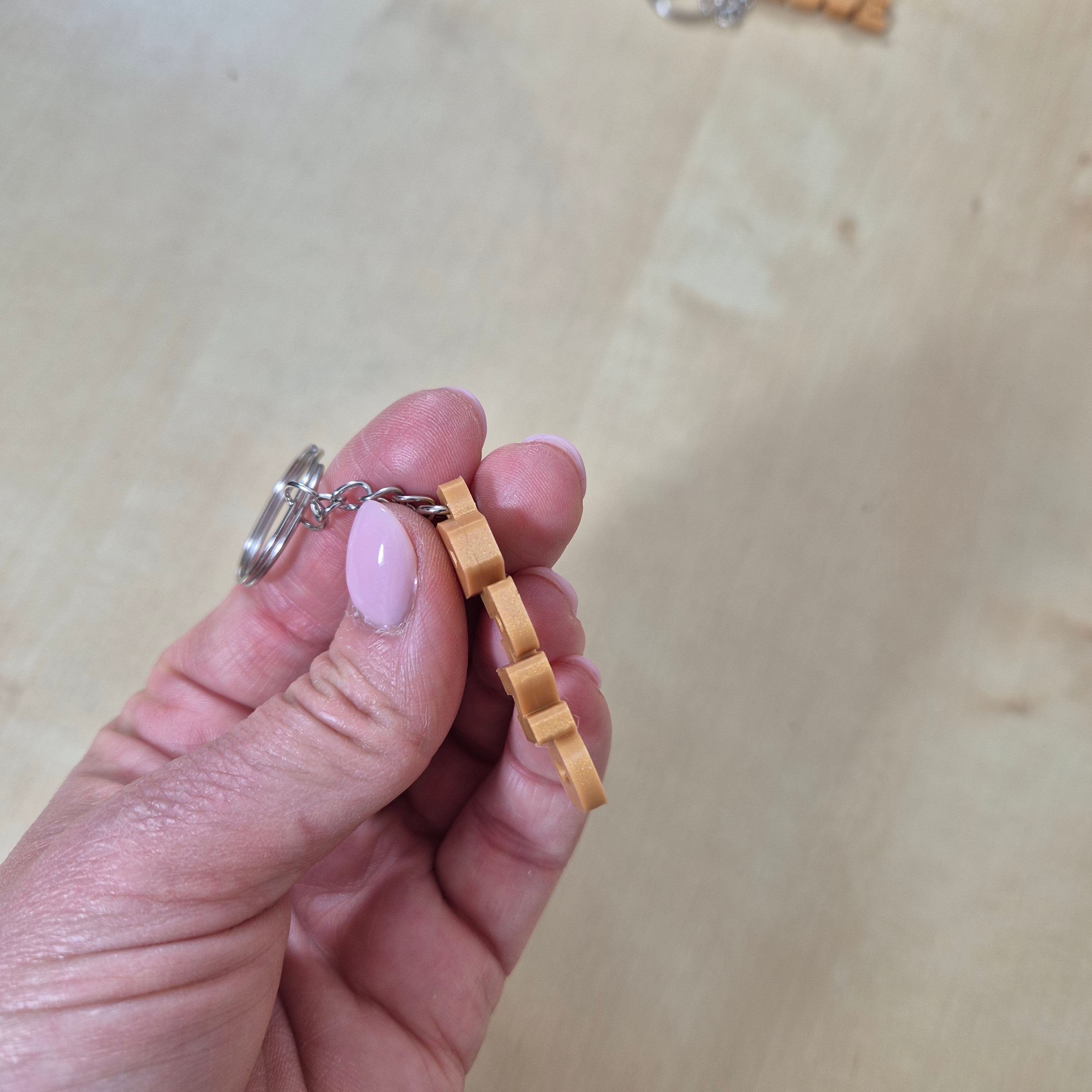 Customizable Name Keychain with Adjustable Spacing