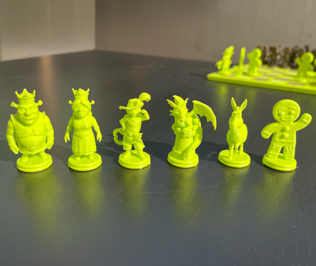 SHREK CHESS (figures, board and box)