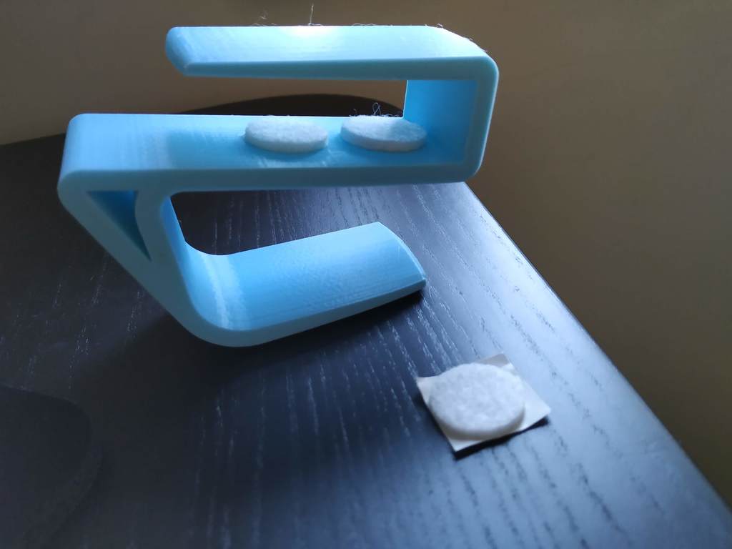 Headphone Hook for 17-18mm desk