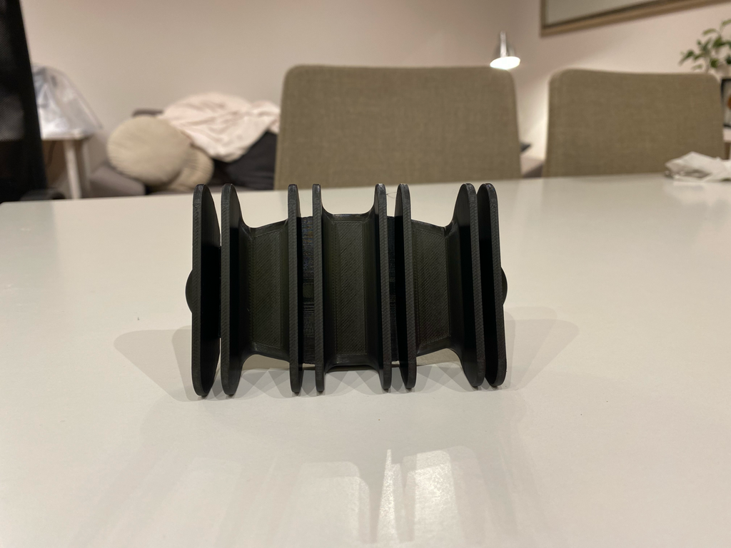 Attachment holder for a kitchen food processor
