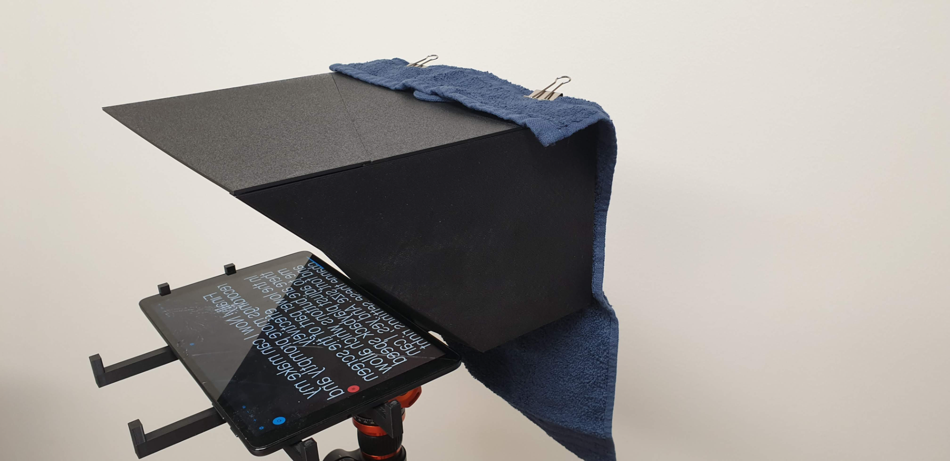 Teleprompter for tablet or screen