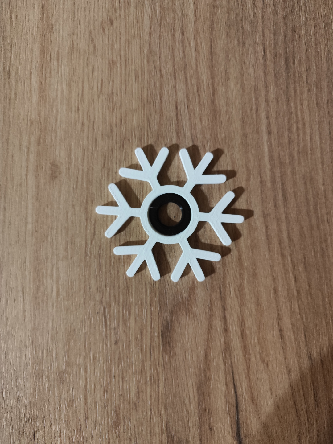 Print in place snowflake spiners
