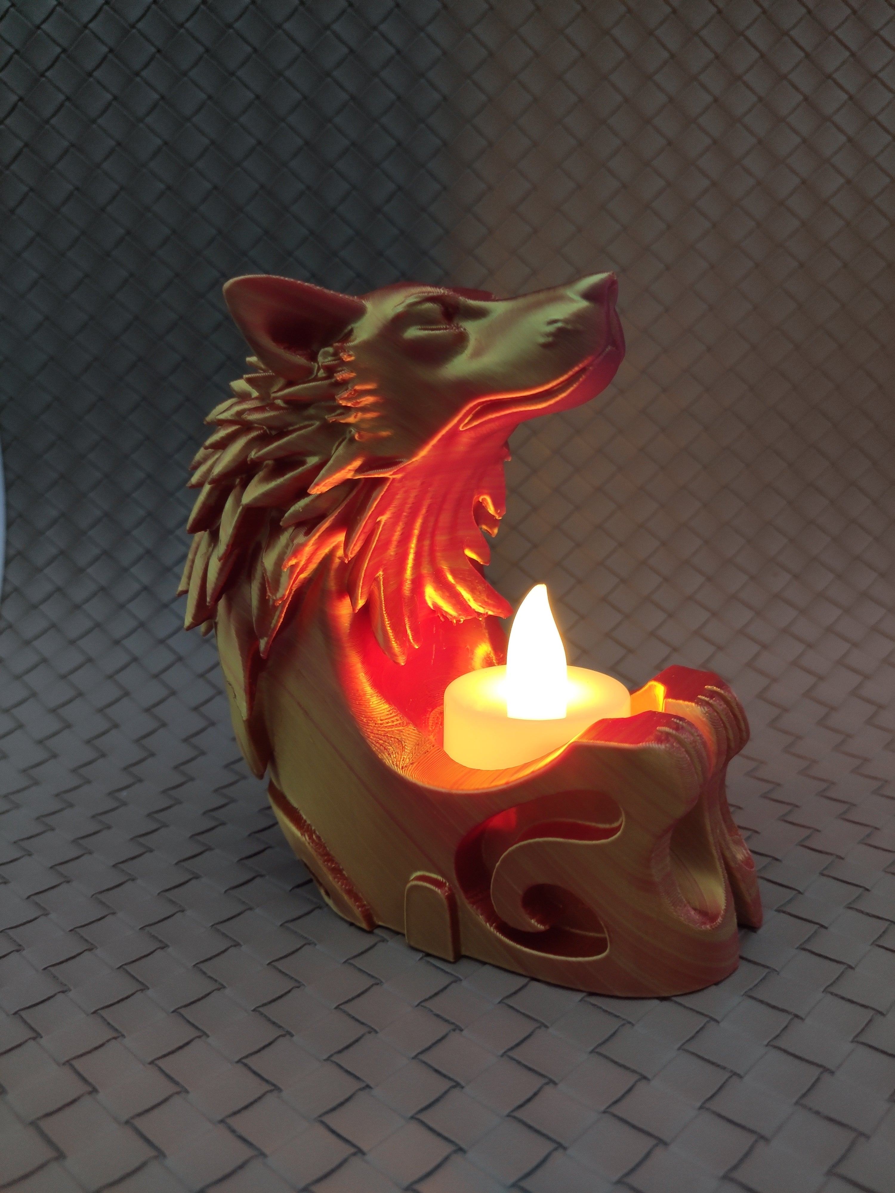 Dreaming Wolf - LED Tea light Holder