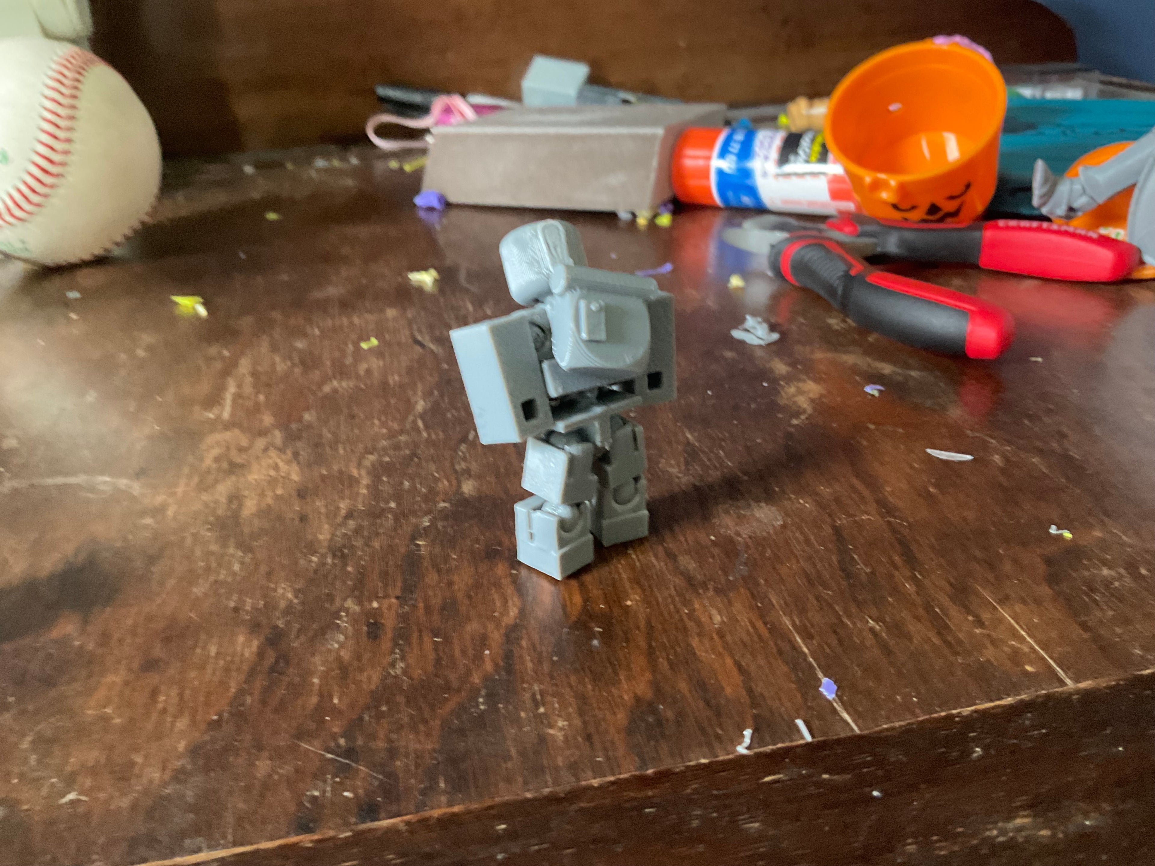 fully articulated Robloxian figure