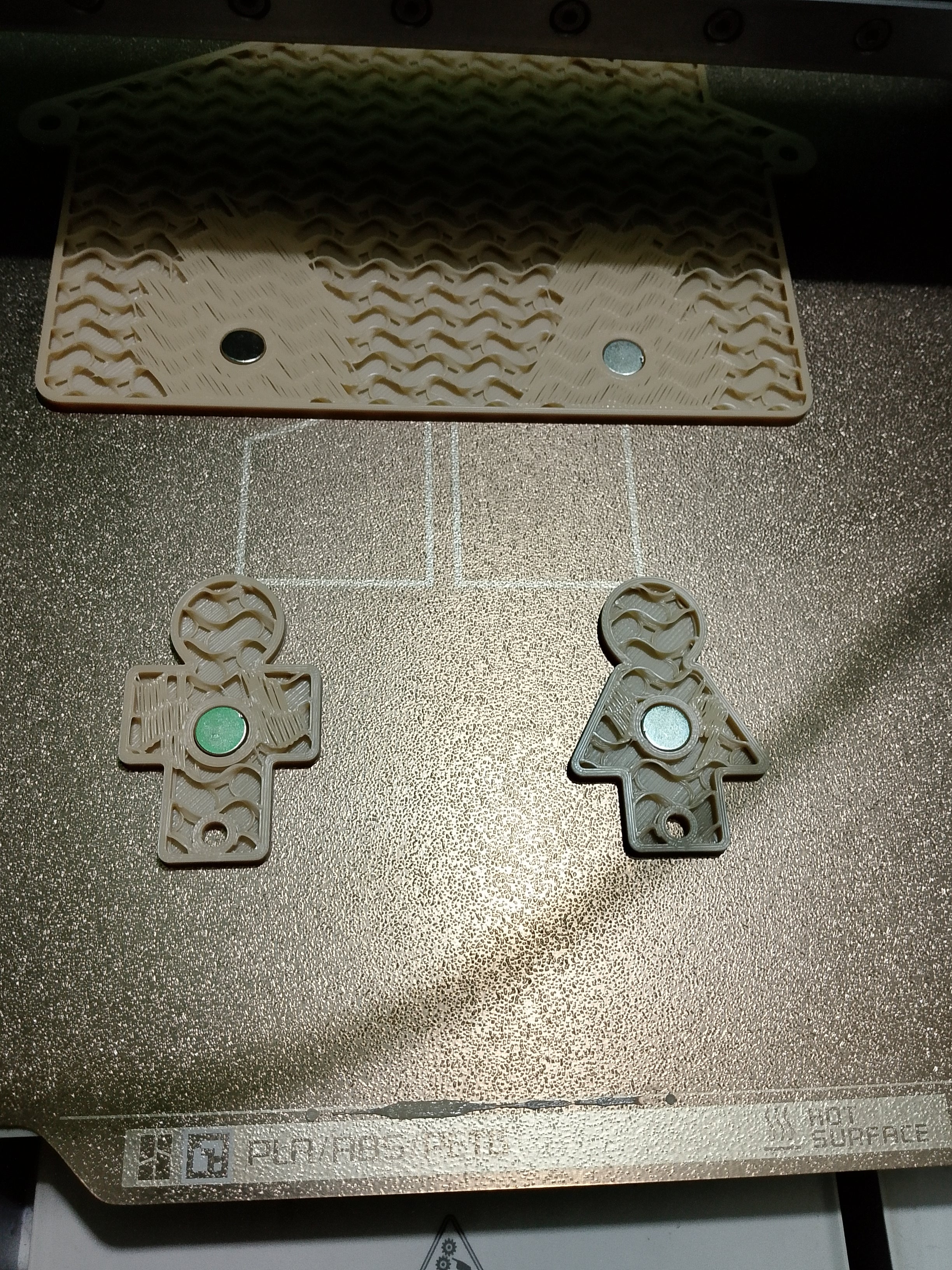 Customizable Magnetic Family Key Hanger