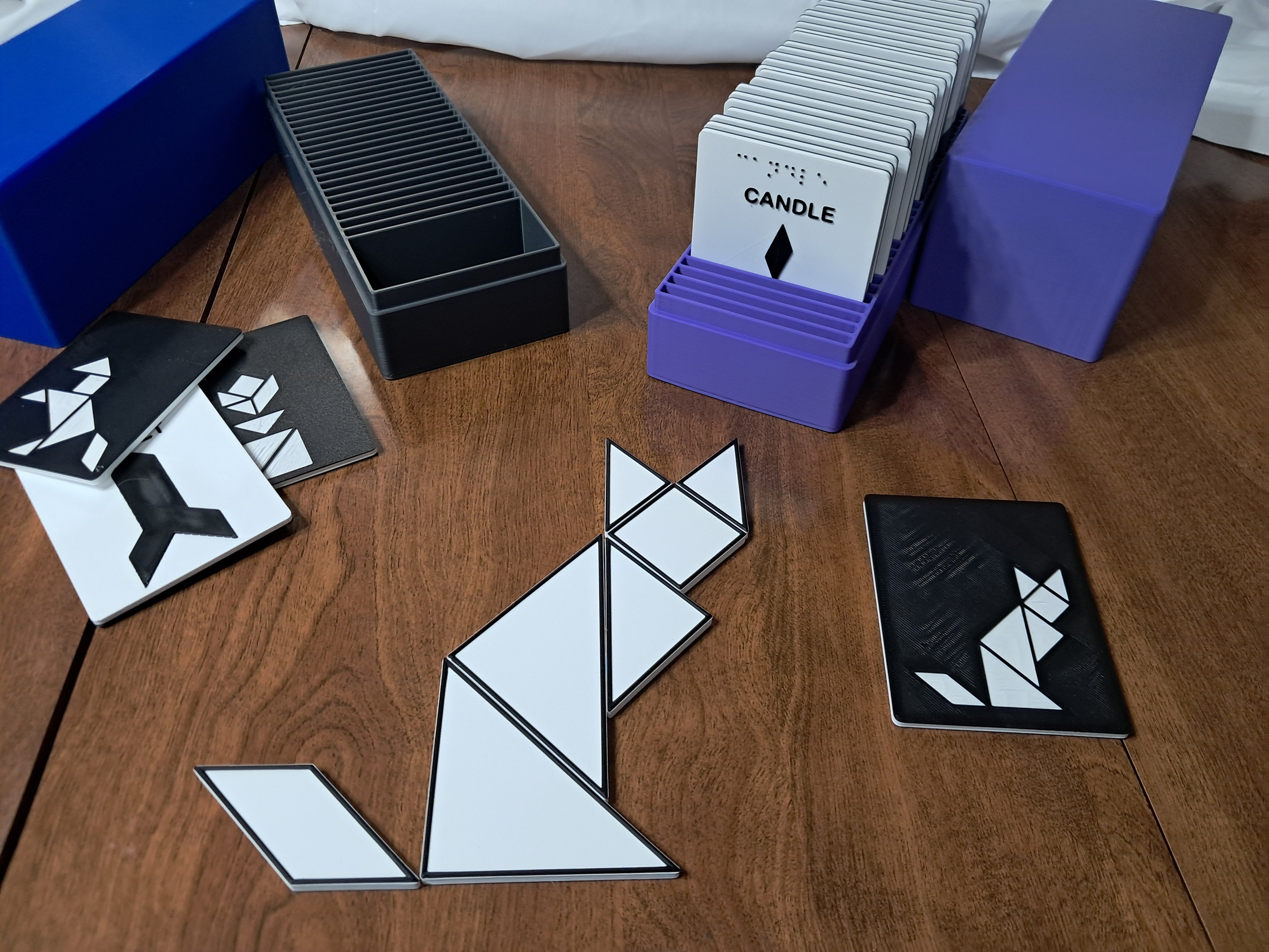 Tangram set for the blind and low vision