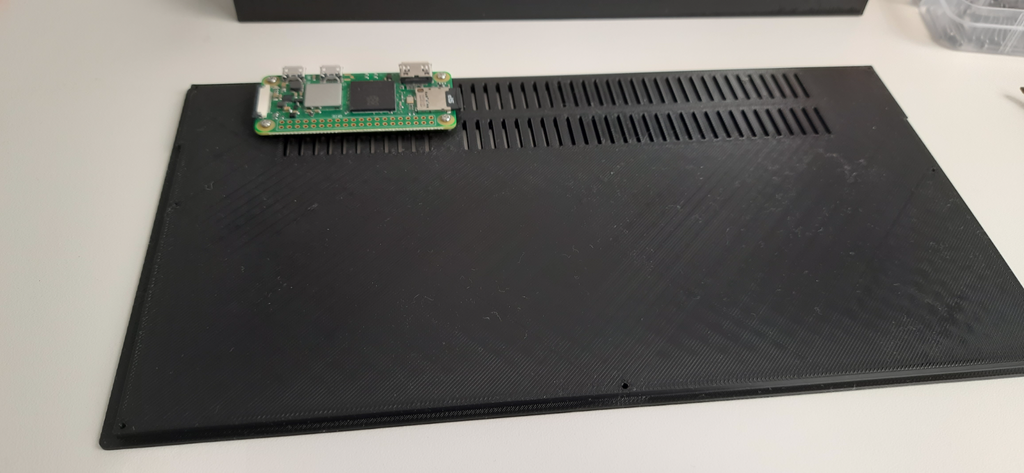 Retro-style wedge computer keyboard case