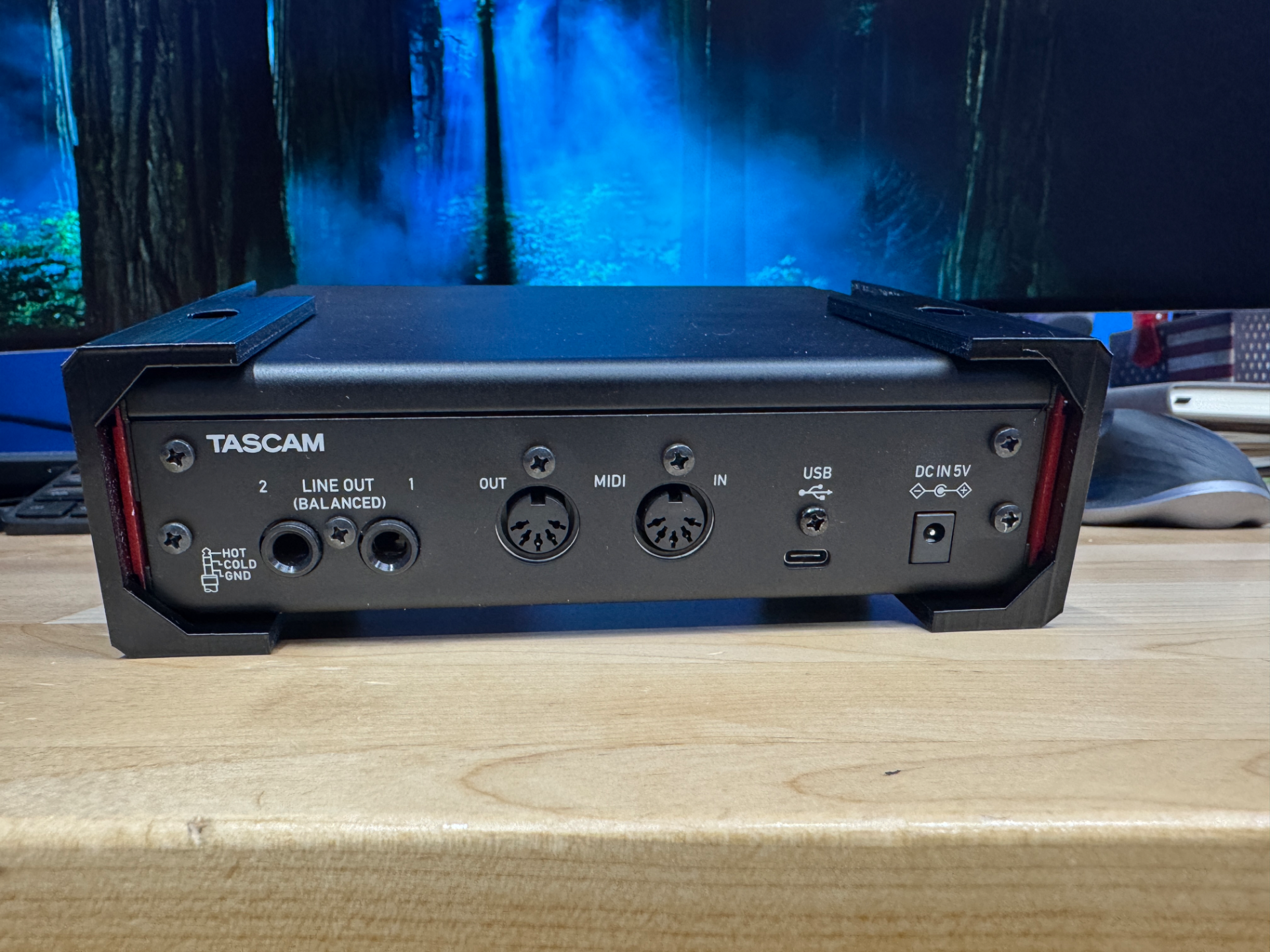 Tascam Desk Mount