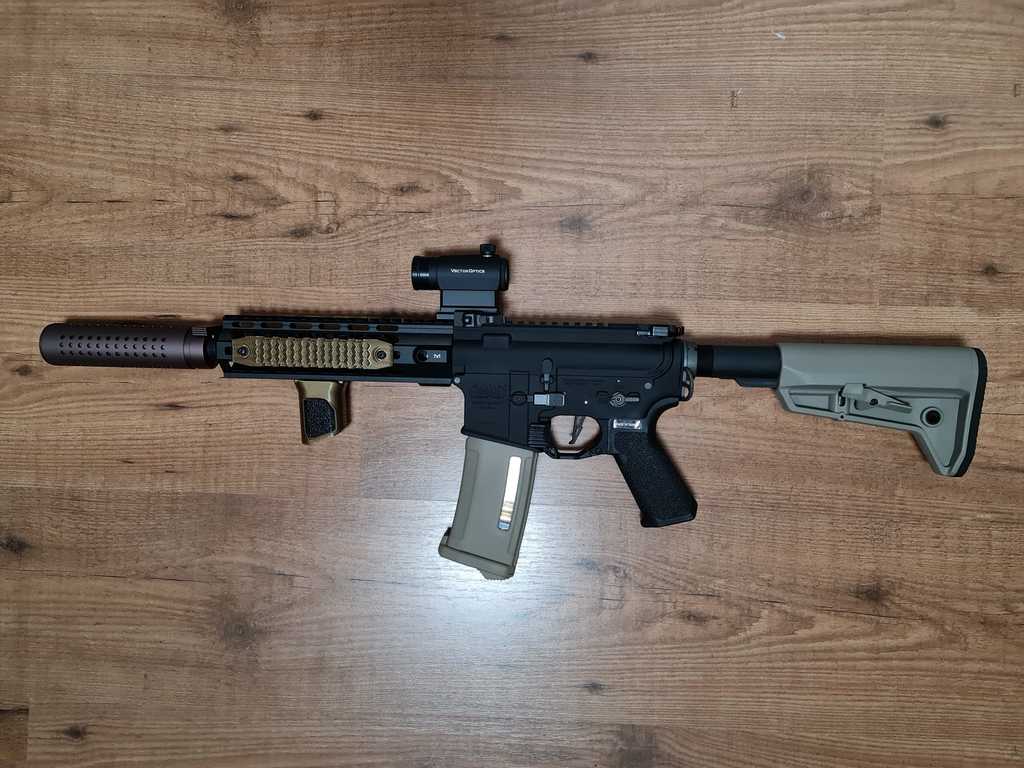 Angled Vertical Foregrip (M-Lok)