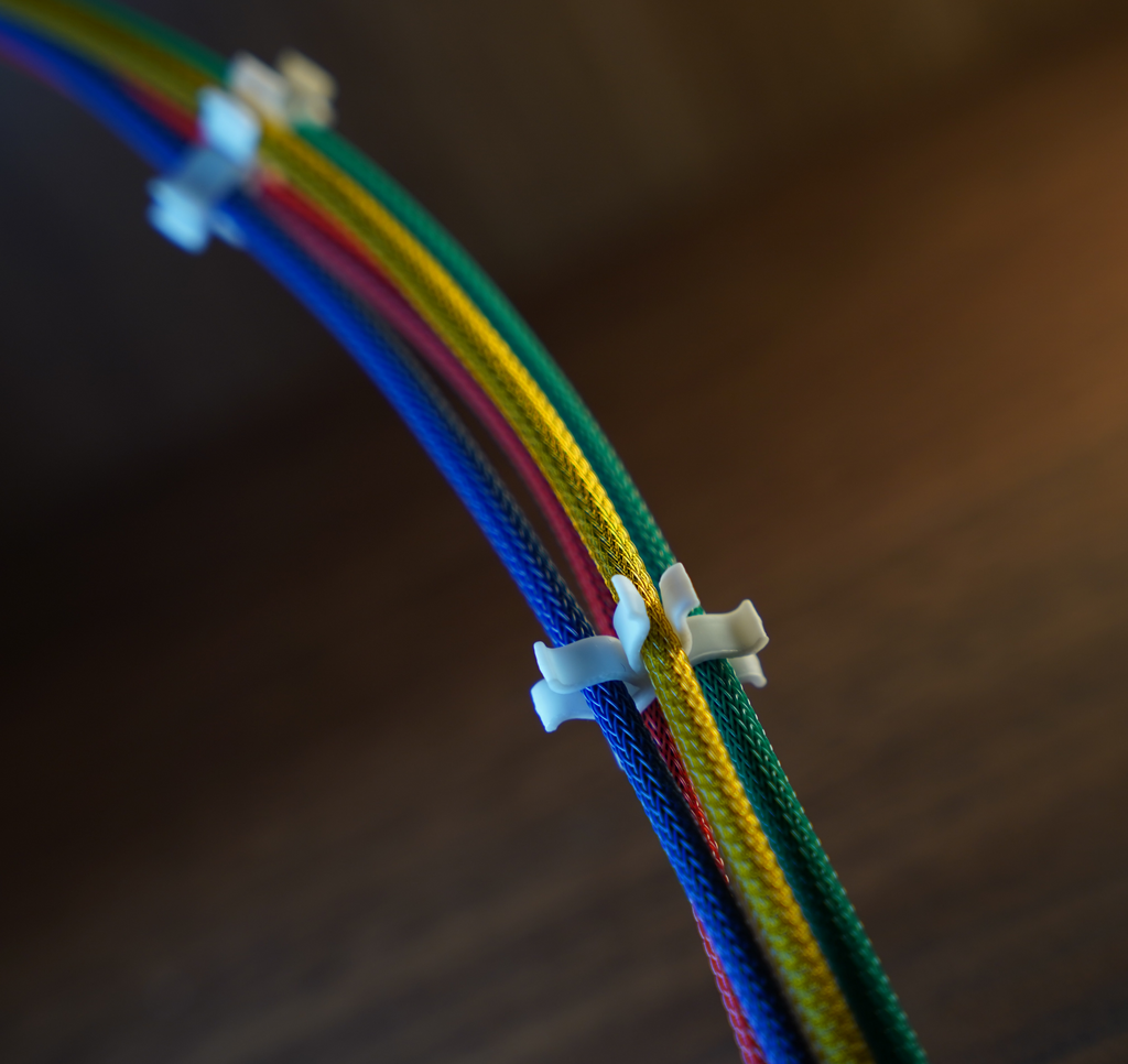 Simple Cable Organizer/Clip