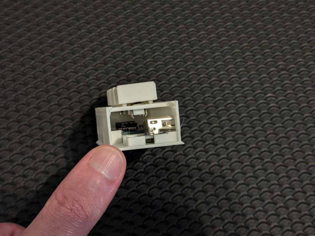 ESP8266 D1 Mini 3-Button Case (plus USB)