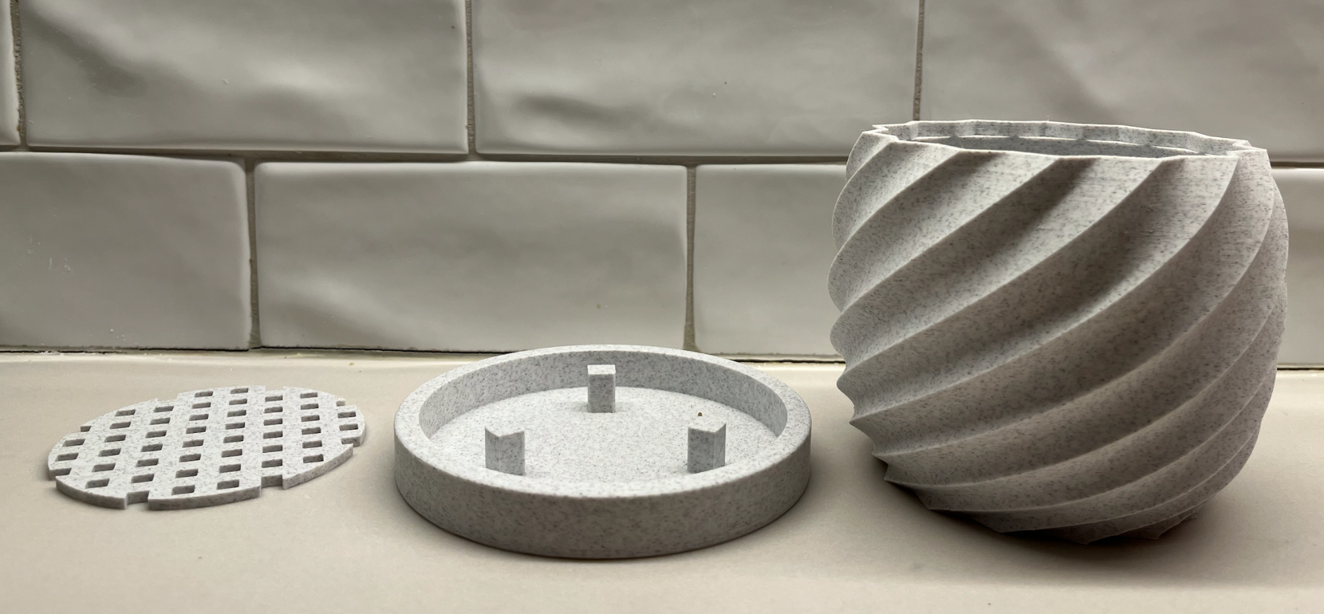 Flower pot with spiral design