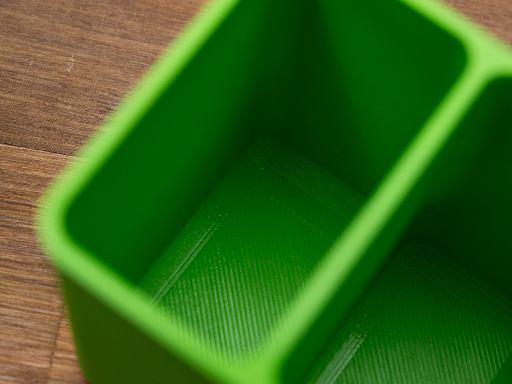Customizable containers