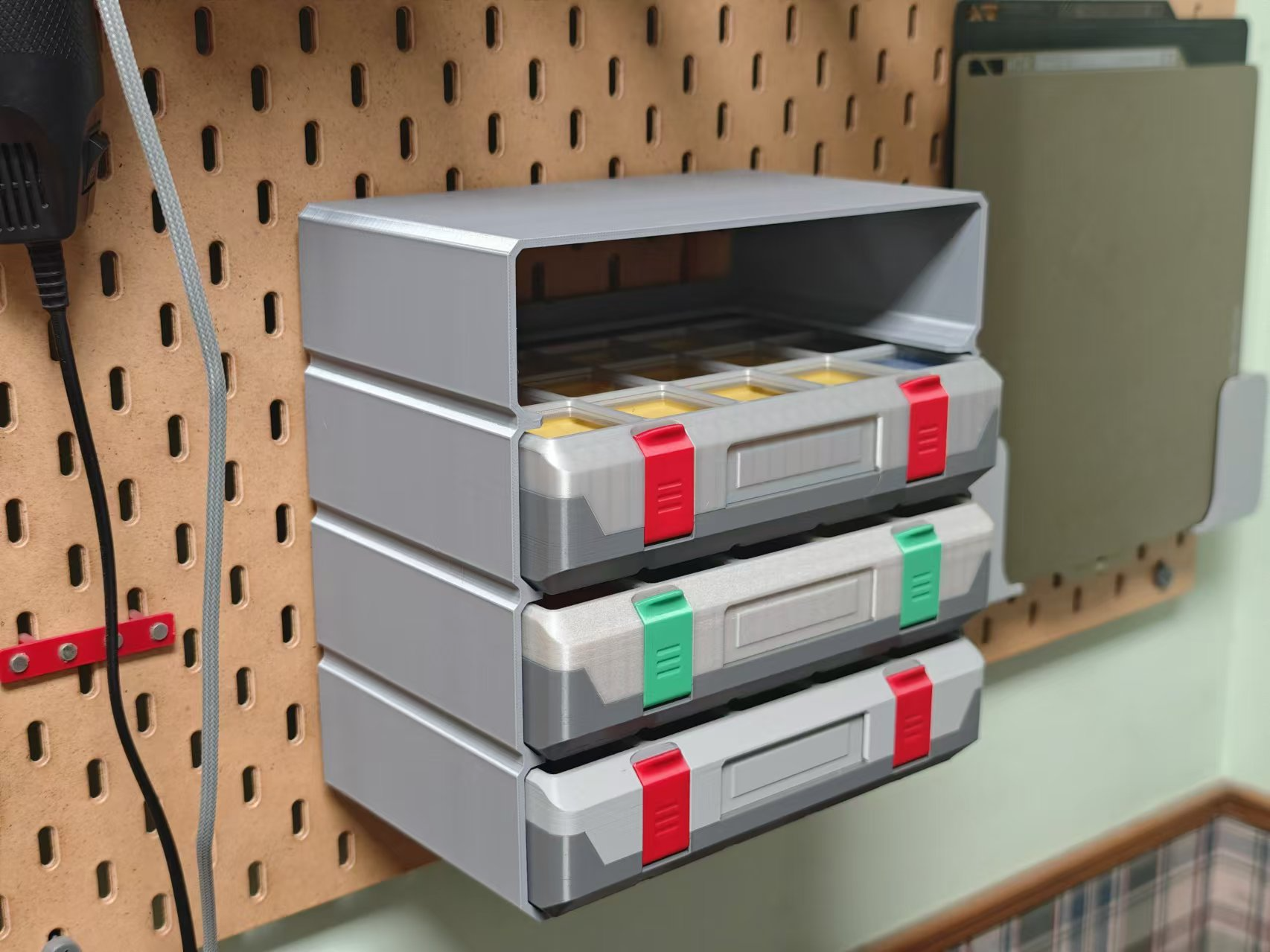 Parametric Shelves for Modern Gridfinity Case
