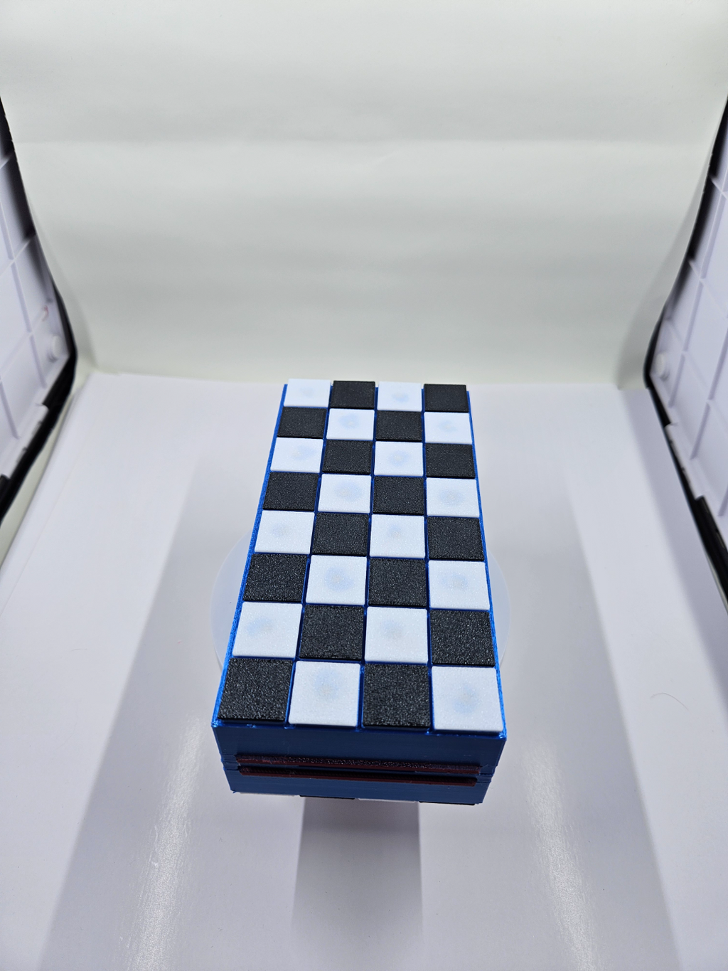 Mini magnetic chess set for travel