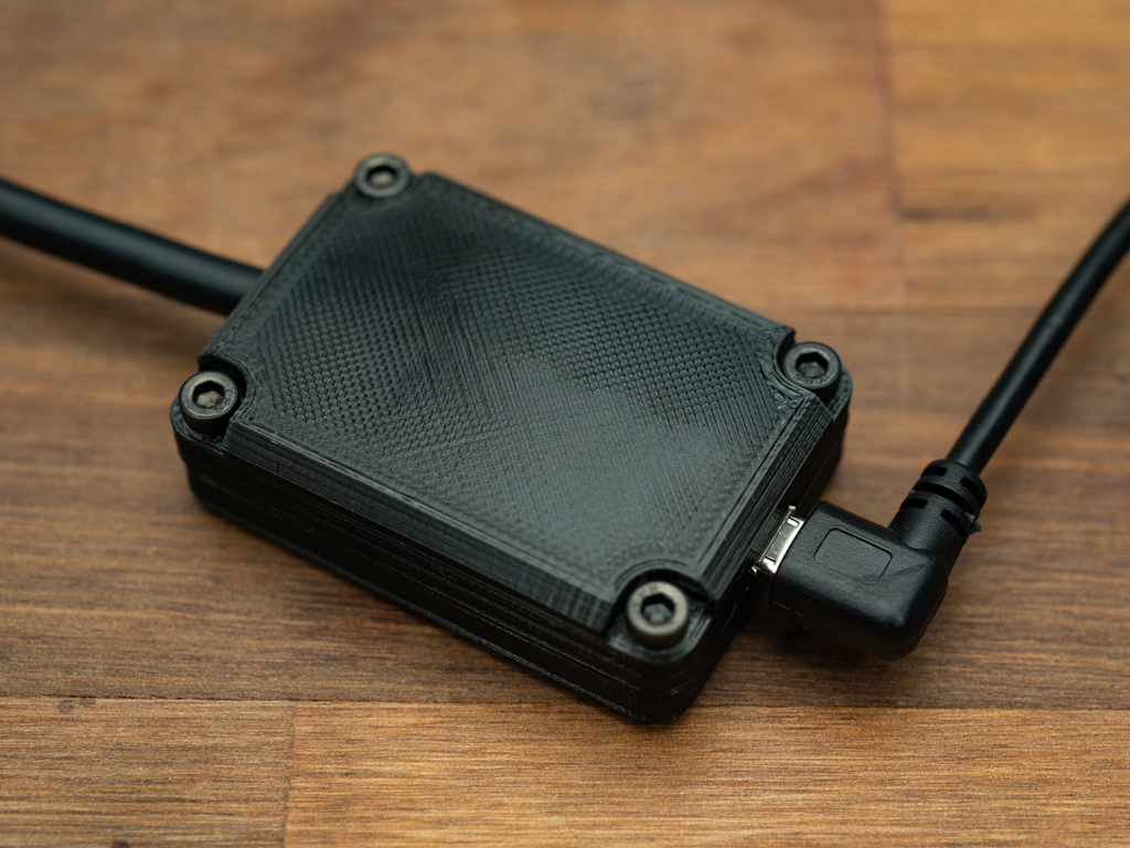 Small Raspberry Pi Pico case with cable retainer