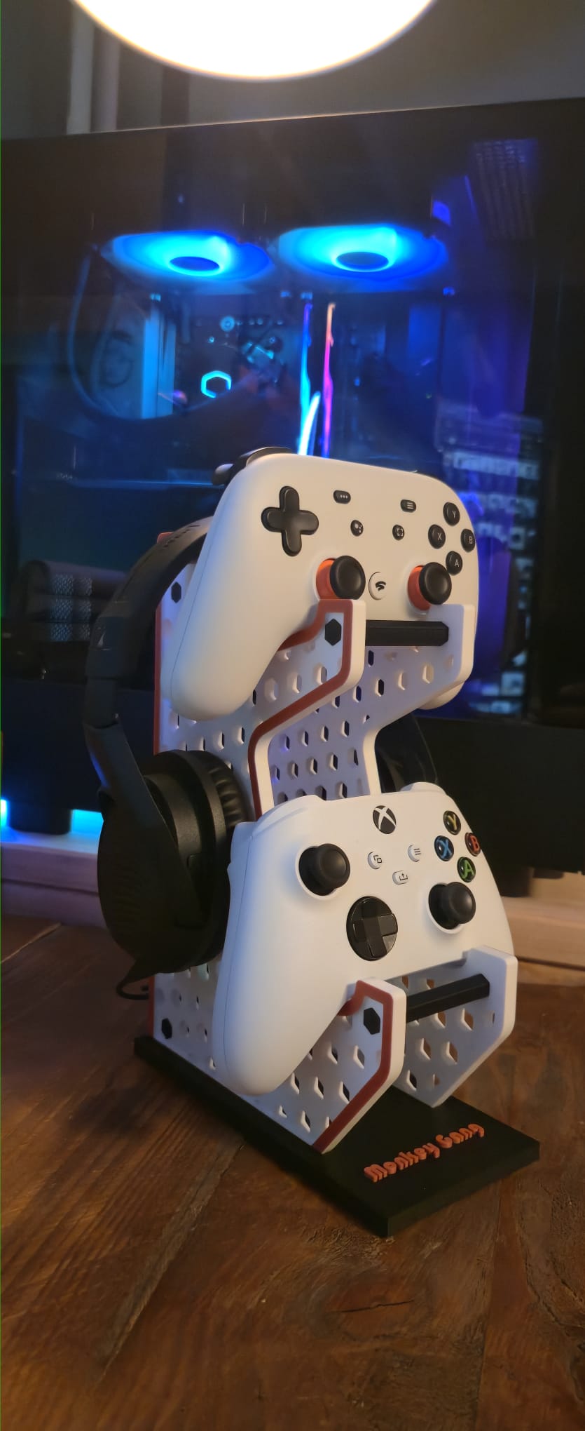 Dual controller & Headset stand