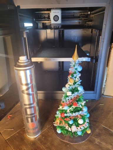 Christmas tree decorations and chains