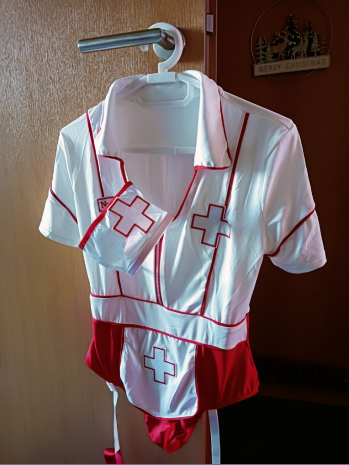 stable coat and clothes hanger (Kleiderbügel)