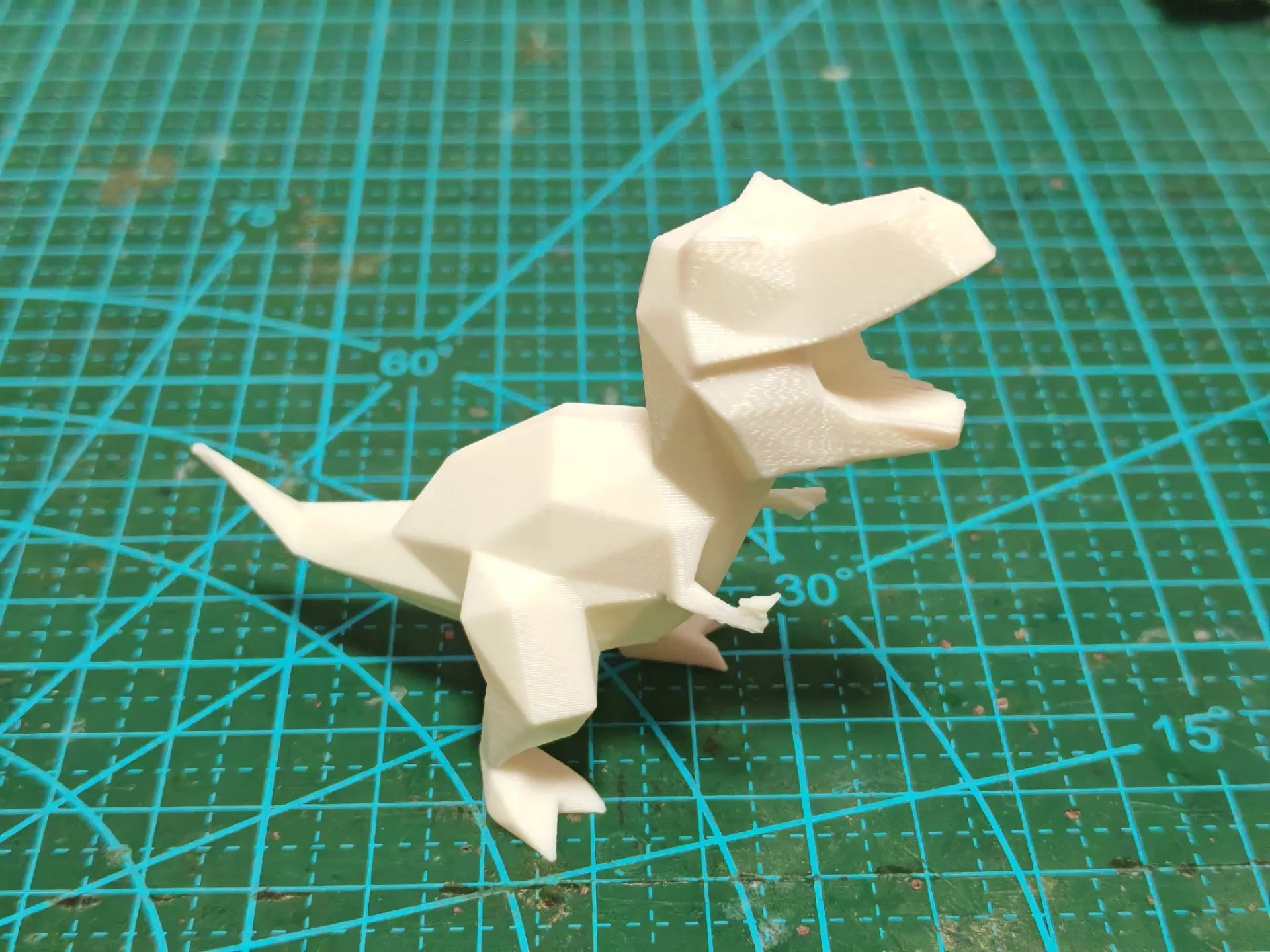仅需8g耗材的低多边形霸王龙Low-poly U2933