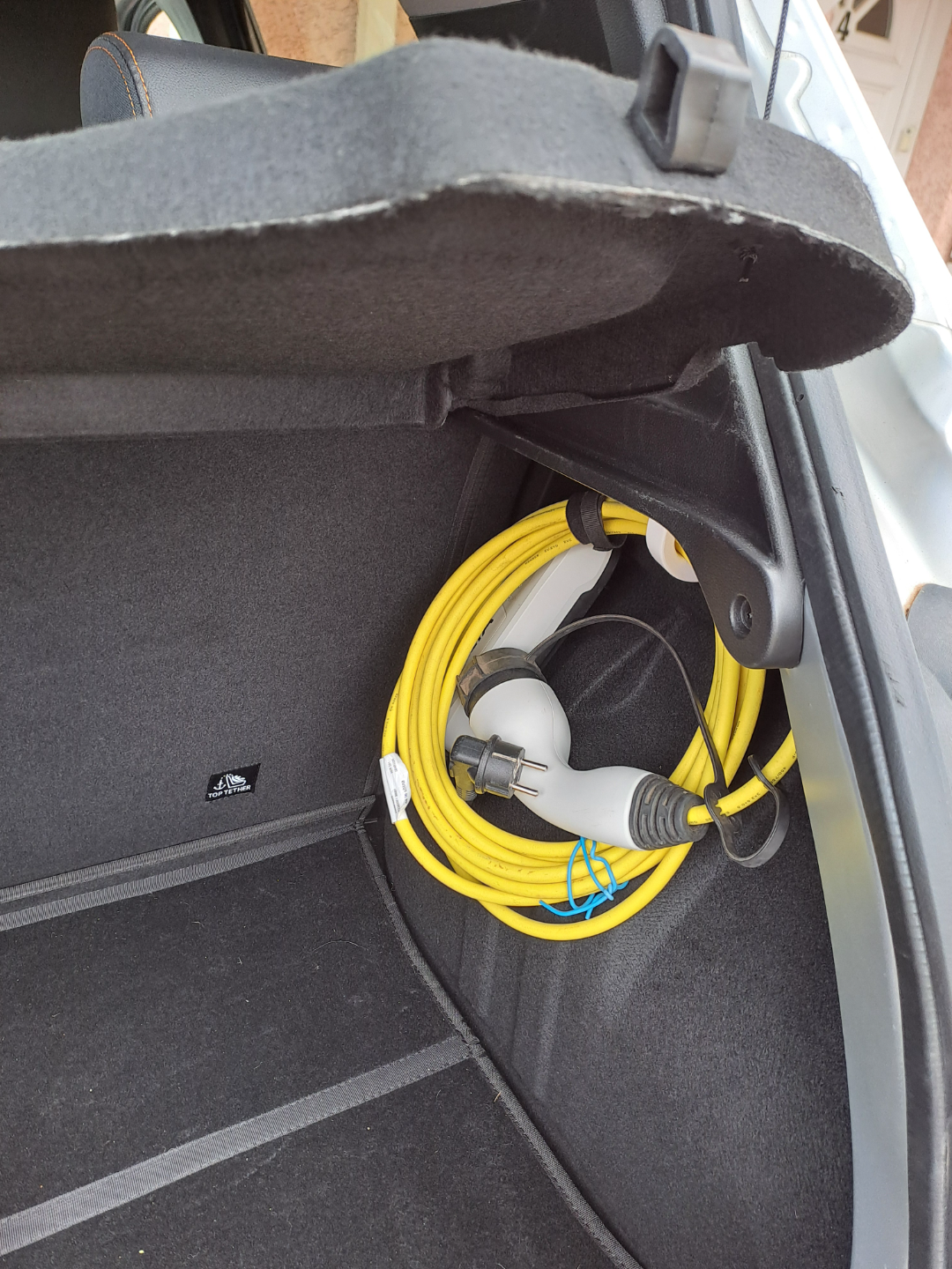 Dacia Spring Electrical Cable Hook