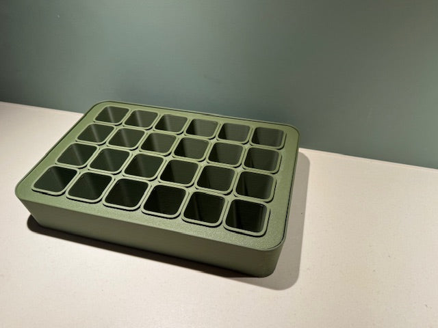 Seed Tray with 24 pots and cover