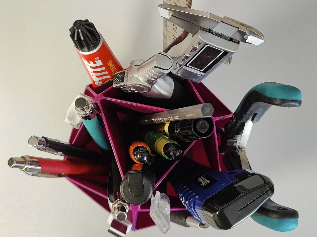 D20 Desk Organizer