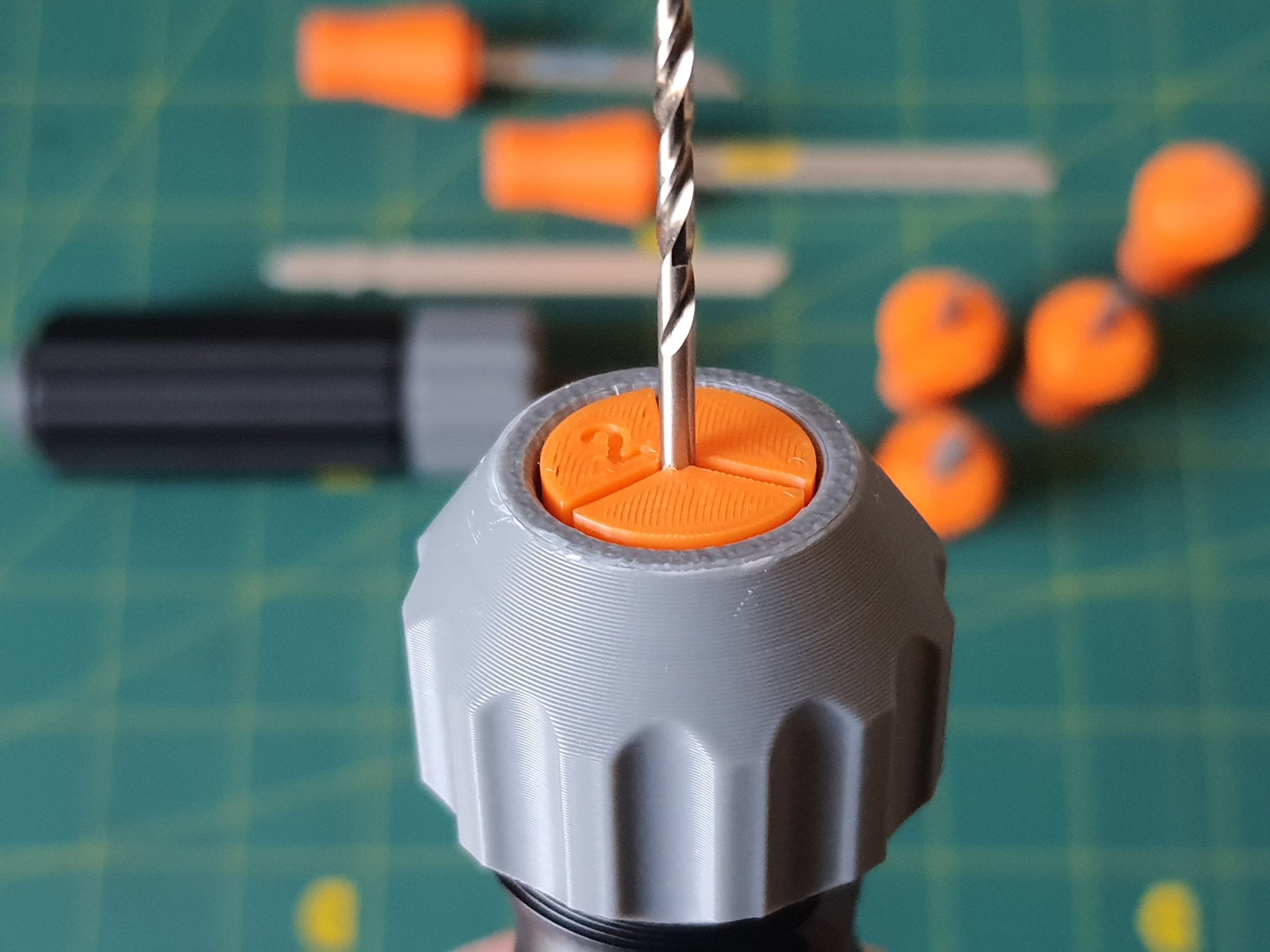 Universal ergonomic screwdriver