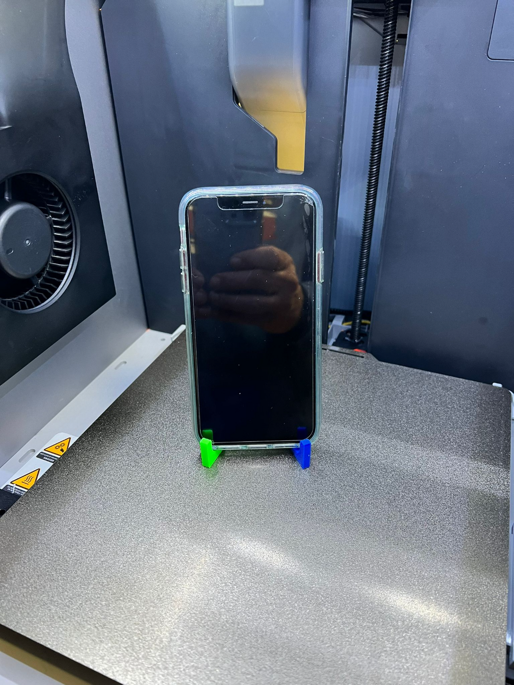 Holder phone and tablet foldable